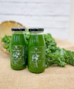 2 chai nước cải xoăn